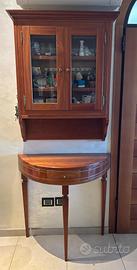 Mobile in legno massello intarsiato