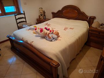 Camera da letto in puro legno