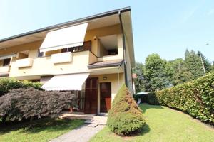 Villa a schiera di testa