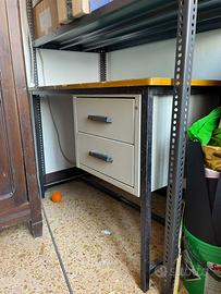 Scrivania industriale in metallo stile Olivetti