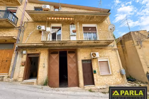 Casa indipendente di 207 m² con più di 5 locali e 