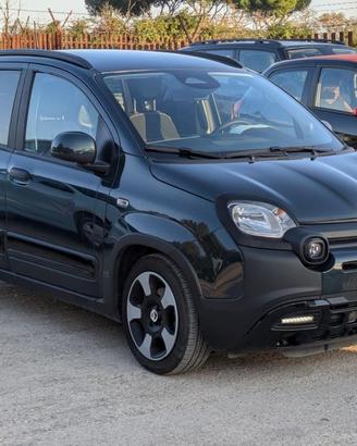 FIAT New Panda PANDINA CROSS HYBRID 1.0cc70cv