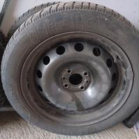 4 gomme da neve su cerchi in acciaio  185/55 R15