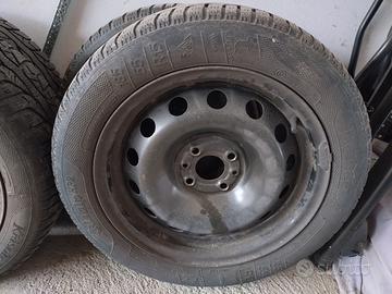 4 gomme da neve su cerchi in acciaio  185/55 R15