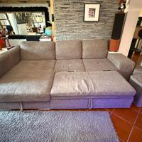 Divano letto a due piazze con pouf