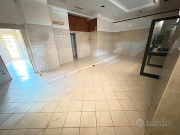 GIUGLIANO; Locale 80MQ C/1 - Rif. FL385