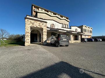 NEGOZIO A CARBONARA SCRIVIA