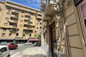 UFFICIO 3 VANI: VIA GOETHE, in posizione centrale