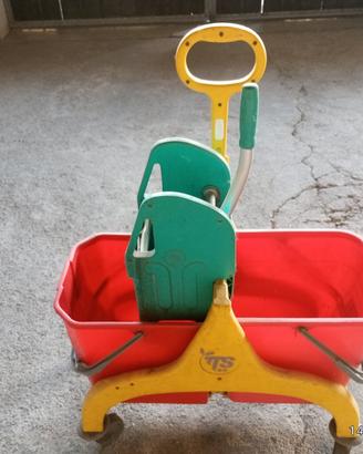 carrello per pulizie