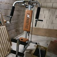 Attrezzo multifunzione con pesi