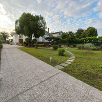 Bifamiliare/villa singola composta da due unità ab