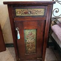 Comodino in Stile Ante Dipinte