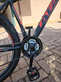 bicicletta moutain bike 