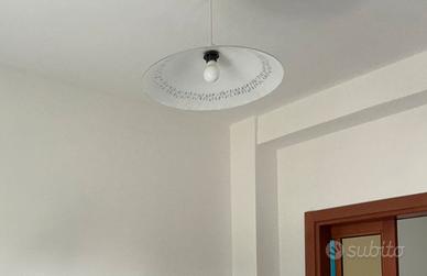 Lampadario-lampada sospensione