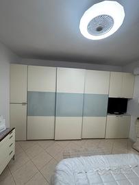 Armadio, comò, comodini e specchio BERLONI