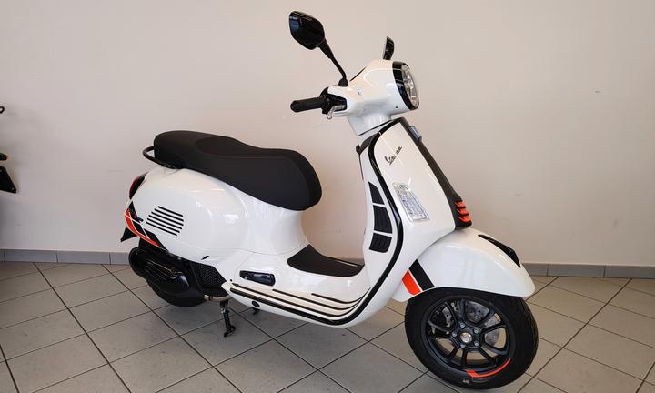 Piaggio Vespa GTS 125 Super Sport 2025 KM0 IN PRON