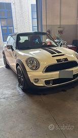 MINI Cooper S 1.6 Turbo 2011 – 130.000 km