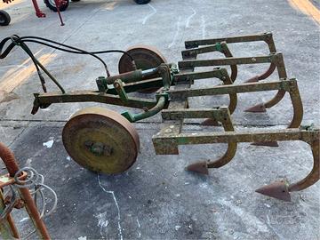 ESTIRPATORE TRAINATO USATO A 7 ANCORE