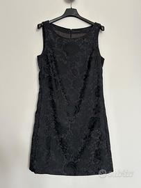 Abito nero ricamato Sisley