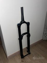 Forcella RockShox Yari Rc 29 Tapered