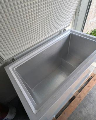Congelatore freezer a pozzetto grande 300lt
