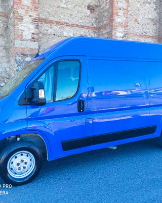 Peugeot Boxer 140cv.  11/2021