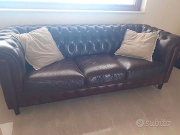 Divano chesterfield