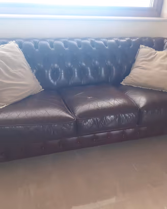 Divano chesterfield