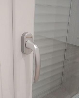 Infissi in PVC Bianco Antico - Come Nuovi