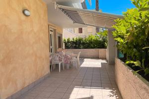 Ampio trilocale con giardino a 50 m dal mare