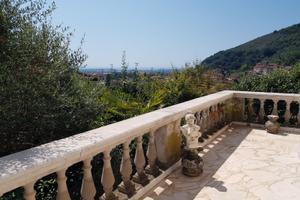 Villa indipendente vista-mare prima collina