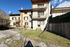 CASA DI CORTE A VENZONE