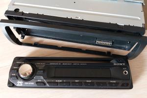 Autoradio Sony CDX-GT222 con lettore CD ed mp3