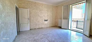 3 LOCALI A BARI