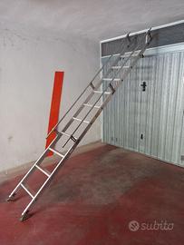 Scala da appoggio in alluminio con 10 gradini