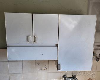 Pensili cucina e mobile sottolavabo