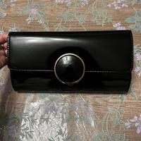 Pochette lucida / Borsa a mano in vernice nera