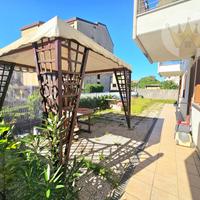 Appartamento trilocale con giardino