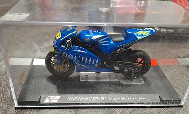 Modellino Yamaha YZR-M1 2004 Valentino Rossi