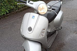 Vespa 125 gts