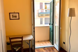 Stanza singola elegsnte Messina centro x referenze