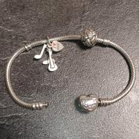 bracciale pandora con 2 charm 
