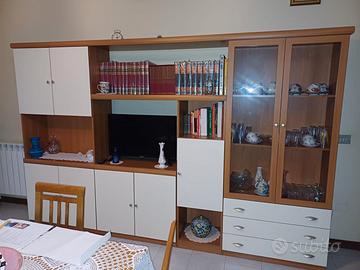 credenza soggiorno e tavpo vetrotv