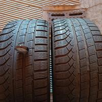 2 gomme 245 35 19 93V Pirelli invernali 70%