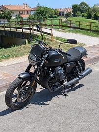 Moto Guzzi V7 Stone | 2021