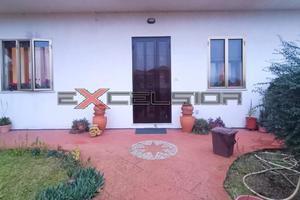 ROSOLINA: Appartamento al piano terra