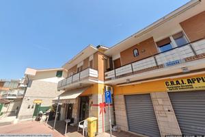 Marino bilocale con balcone e posto auto