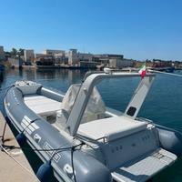 GOMMONE STILMAR 730 con MOTORE MERCRUISER