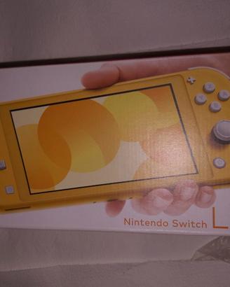 Nintendo switch light gialla