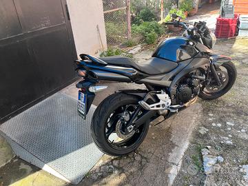 Suzuki gsr 600